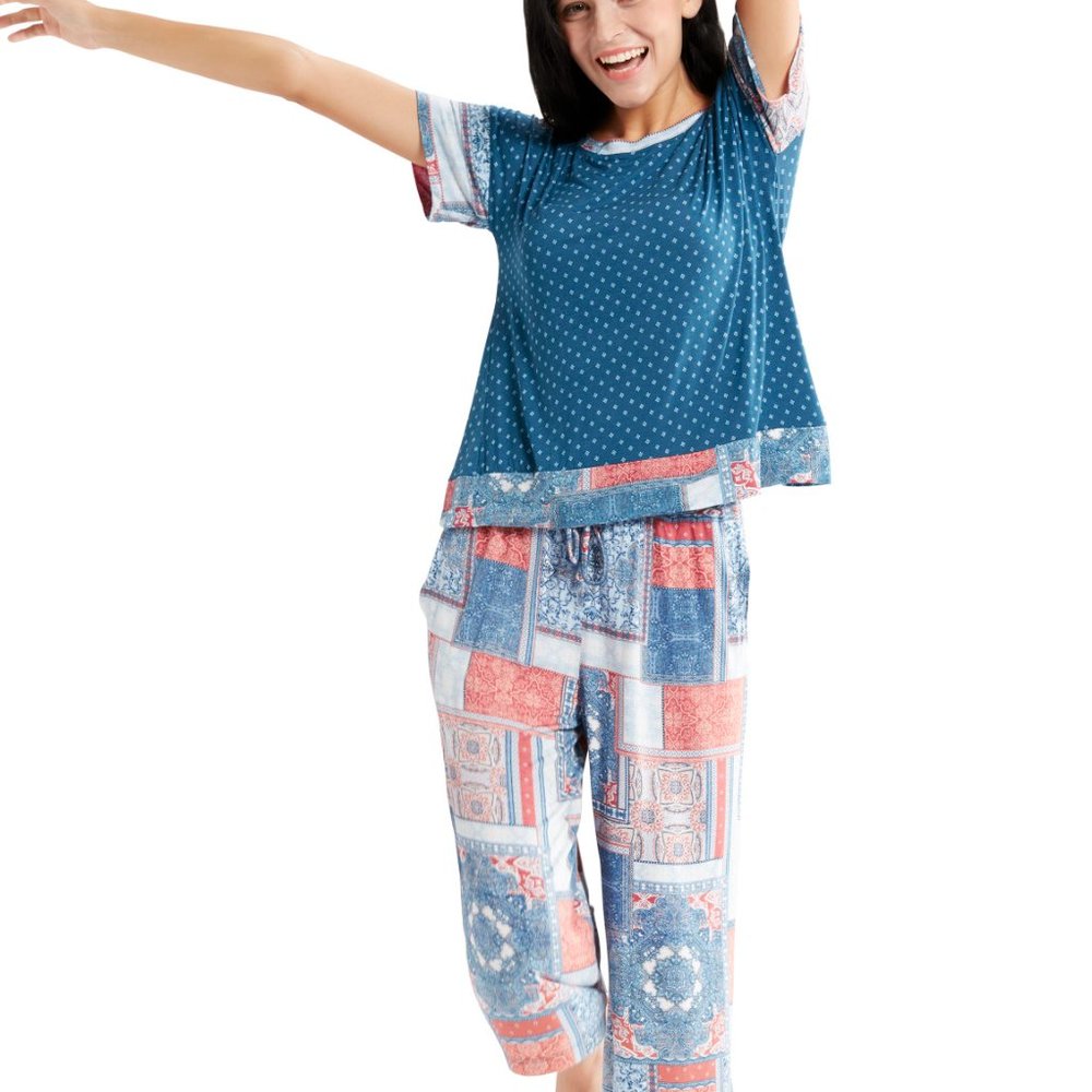 NWT Oversized top with capri set